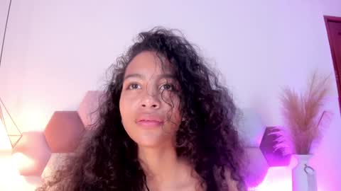 AntonellaHall  online show from 01.09.25