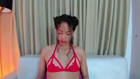 AntonellaHall  online show from 03.06.25