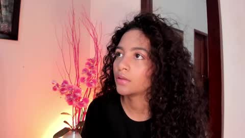 AntonellaHall  online show from 04.02.26