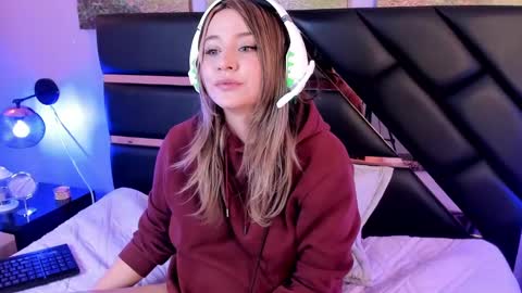 My name is Andrea  thumb up me please its important online show from 12.10.24