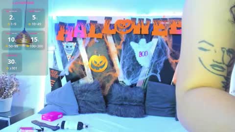 A N T O N E L L E  online show from 10.21.25