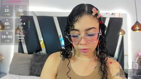 A N T O N E L L E  online show from 11.05.25