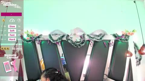 A N T O N E L L E  online show from 12.16.25