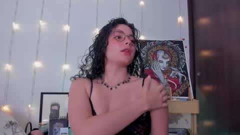 Snapshot of antoniart_ chatting on 11.24.25 Antonia online show from 11.24.25