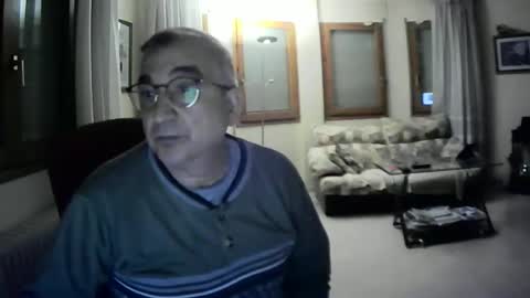 Snapshot of antonio2605 chatting on 01.06.25 Antonio online show from 01.06.25