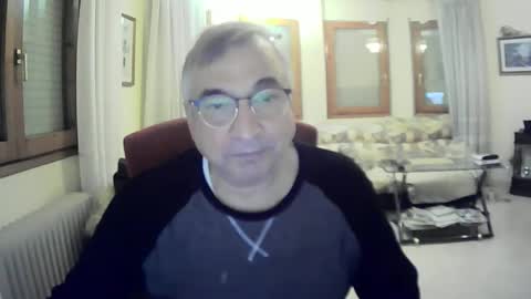 Snapshot of antonio2605 chatting on 02.10.25 Antonio online show from 02.10.25