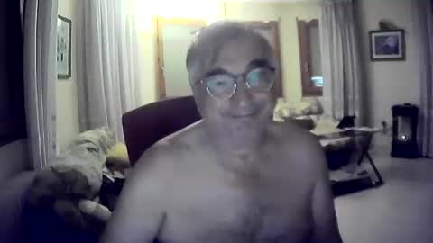Snapshot of antonio2605 chatting on 09.22.25 Antonio online show from 09.22.25