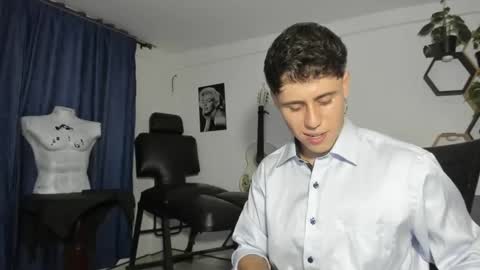 Snapshot of antonnello_ chatting on 03.08.25 antonnello_ online show from 03.08.25