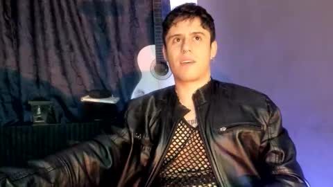 Snapshot of antonnello_ chatting on 11.22.25 antonnello_ online show from 11.22.25