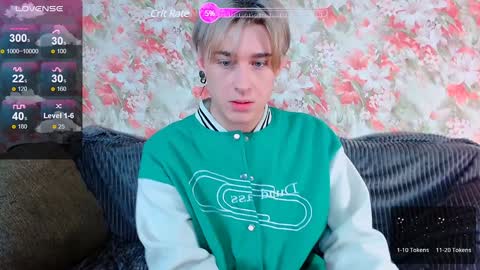 Snapshot of antonylewis chatting on 01.06.25 YummyTony online show from 01.06.25