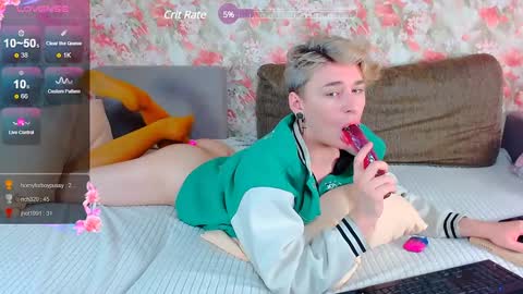 Snapshot of antonylewis chatting on 01.14.25 YummyTony online show from 01.14.25