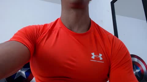 Instagram miguelangel1802  online show from 04.02.26