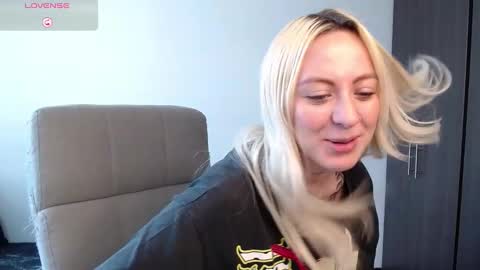 Antonia online show from 12.11.24