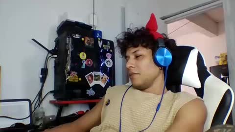 Snapshot of anuardhm chatting on 11.05.25 AnuarDHM online show from 11.05.25