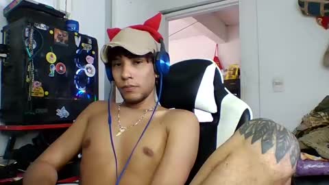 Snapshot of anuardhm chatting on 11.10.25 AnuarDHM online show from 11.10.25