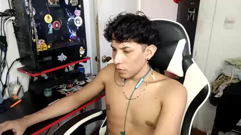 Snapshot of anuardhm chatting on 11.14.25 AnuarDHM online show from 11.14.25