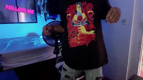 Snapshot of anuardhm chatting on 12.02.25 AnuarDHM online show from 12.02.25