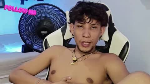 Snapshot of anuardhm chatting on 12.04.25 AnuarDHM online show from 12.04.25