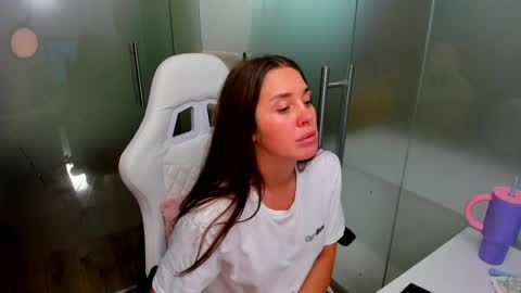 Anya online show from 06.05.26
