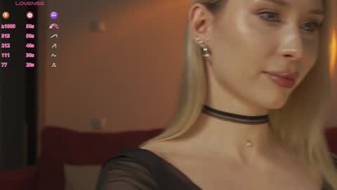 Snapshot of anyeess chatting on 10.23.25 Anna online show from 10.23.25