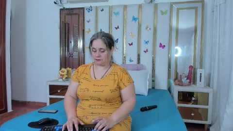 Anyela  online show from 11.18.25