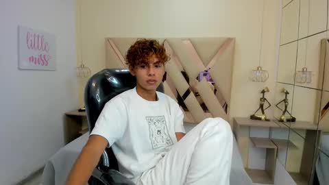 Snapshot of anyelotwink chatting on 01.14.26 anyelotwink online show from 01.14.26