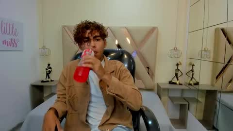 Snapshot of anyelotwink chatting on 01.16.26 anyelotwink online show from 01.16.26