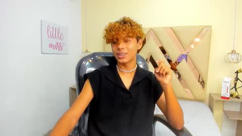 Snapshot of anyelotwink chatting on 01.31.26 anyelotwink online show from 01.31.26