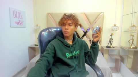 Snapshot of anyelotwink chatting on 02.15.26 anyelotwink online show from 02.15.26