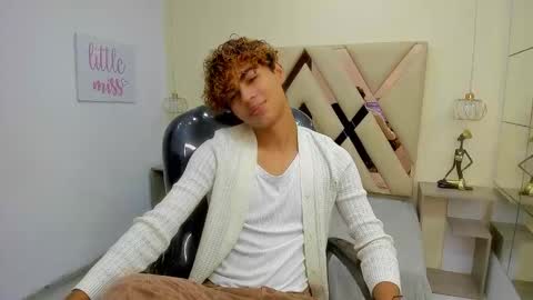 Snapshot of anyelotwink chatting on 02.18.26 anyelotwink online show from 02.18.26