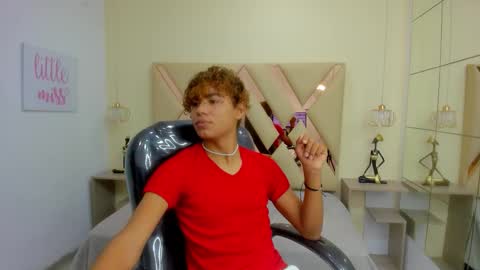 Snapshot of anyelotwink chatting on 02.19.26 anyelotwink online show from 02.19.26