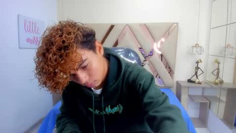 Snapshot of anyelotwink chatting on 02.25.26 anyelotwink online show from 02.25.26