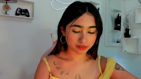 Snapshot of anyeluz_z chatting on 01.27.25 anyeluz_z online show from 01.27.25
