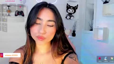 Snapshot of anyeluz_z chatting on 01.28.25 anyeluz_z online show from 01.28.25