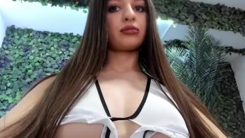 Snapshot of anyssia_ chatting on 09.25.25 Anyssia  online show from 09.25.25