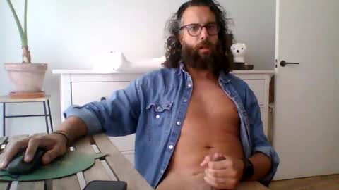 Snapshot of apc_3 chatting on 09.29.25 apc_3 online show from 09.29.25