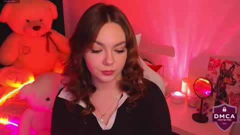 Aphelia online show from 11.02.25