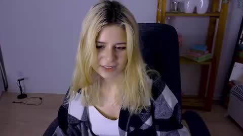 ApheliaStar online show from 11.18.25