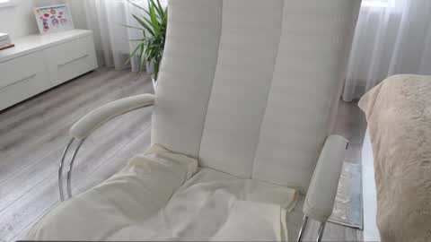 Aphrodite online show from 10.21.25