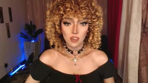 Snapshot of aphrodite_may chatting on 09.08.25 kathryn online show from 09.08.25