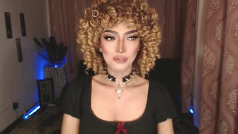 Snapshot of aphrodite_may chatting on 09.11.25 kathryn online show from 09.11.25