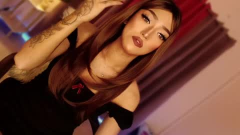 Snapshot of aphrodite_may chatting on 04.01.26 kathryn online show from 04.01.26