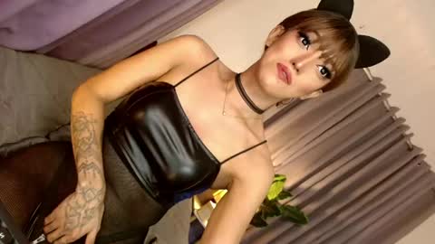 Snapshot of aphrodite_may chatting on 04.16.26 kathryn online show from 04.16.26