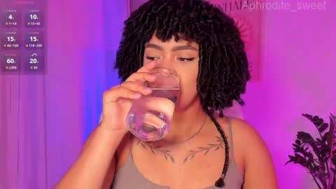 Snapshot of aphrodite_sweet chatting on 11.12.25 Karla online show from 11.12.25