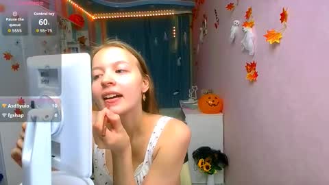 Snapshot of aphrodite_wow_ chatting on 11.02.25 Aphrodite online show from 11.02.25