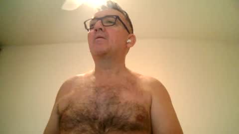 Snapshot of apixaba chatting on 02.23.25 furry bear online show from 02.23.25