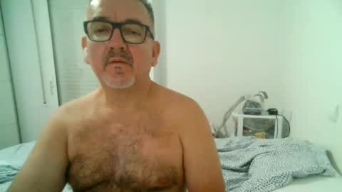 Snapshot of apixaba chatting on 09.11.25 furry bear online show from 09.11.25