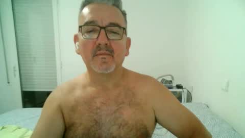 Snapshot of apixaba chatting on 09.12.25 furry bear online show from 09.12.25