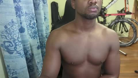 Snapshot of apollodarkmn chatting on 02.19.25 apollodarkmn online show from 02.19.25