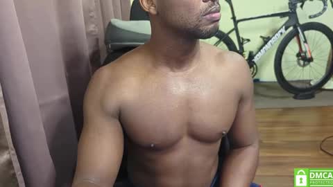 Snapshot of apollodarkmn chatting on 10.05.25 apollodarkmn online show from 10.05.25